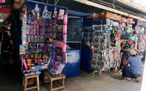 Imagem do post Ambulantes do Camelódromo Portão da Piedade ganham novas barracas