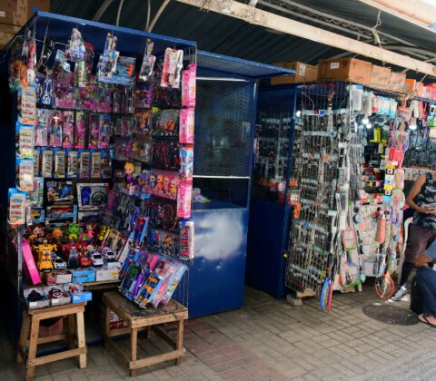 Imagem do post Ambulantes do Camelódromo Portão da Piedade ganham novas barracas