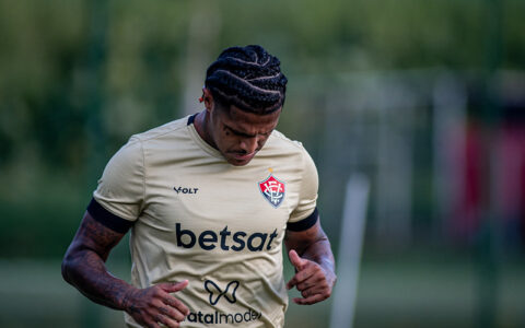 Imagem do post Após reggae, volante é multado e pode ser afastado na Toca do Leão