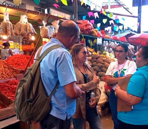 Imagem do post Embasa leva atendimento itinerante à Feira de São Joaquim