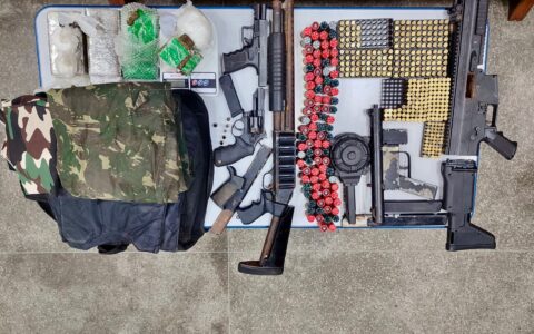 Imagem do post PM apreende 5 armas e 431 munições em Jequié