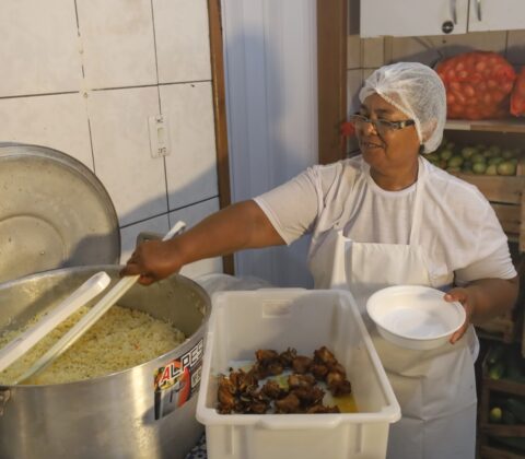Imagem do post Bahia Sem Fome: Cozinhas comunitárias começam entrega de refeições em 14 municípios