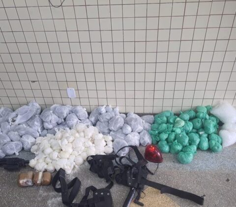 Imagem do post Suspeito de tráfico é preso pela PM em Lauro de Freitas