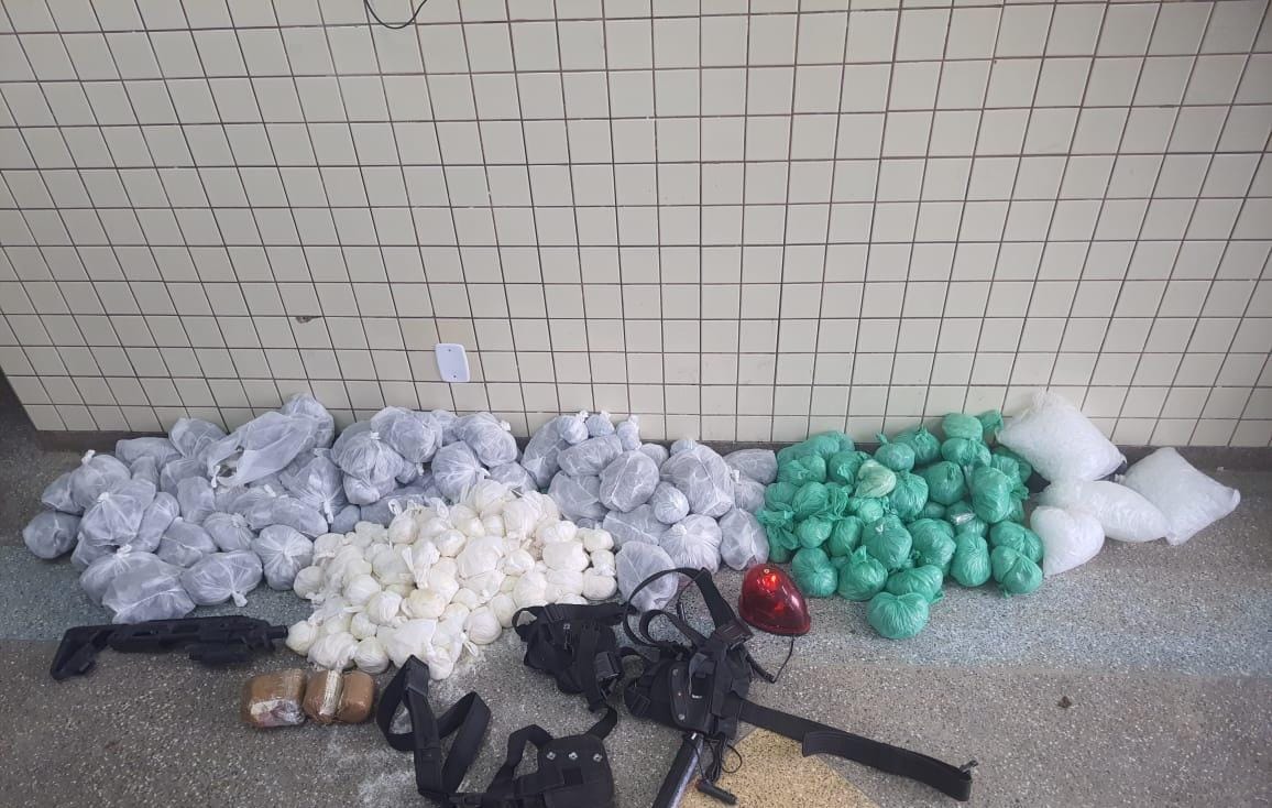 Suspeito de tráfico é preso pela PM em Lauro de Freitas