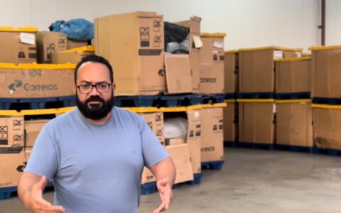 Imagem do post Doações de baianos para vítimas de enchentes no RS estão paradas nos Correios, denuncia deputado