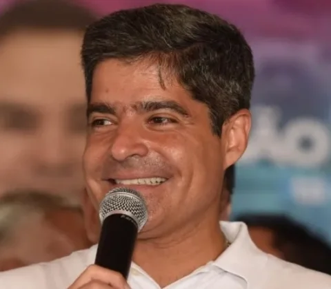 Imagem do post Líder do PT em Itabuna aparece ao lado de candidato do grupo de ACM Neto