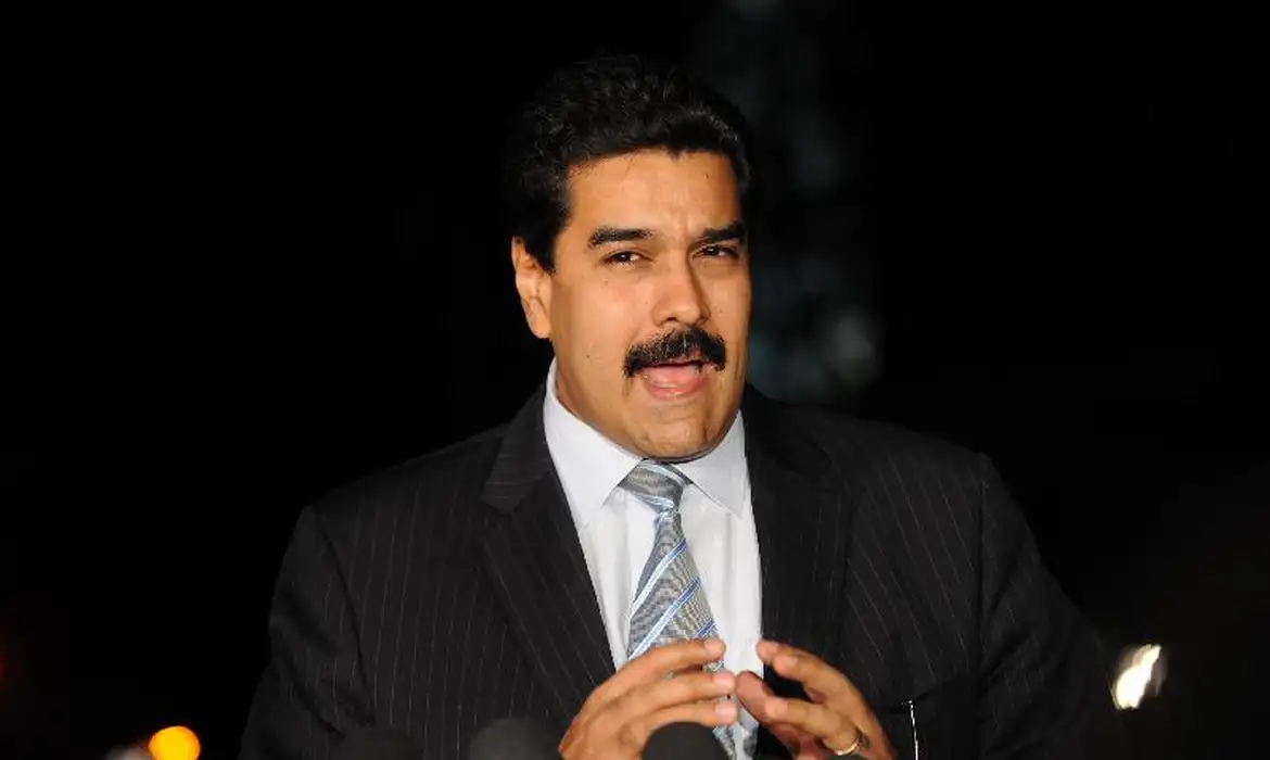 Maduro diz que vitória foi triunfo da independência da Venezuela