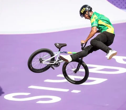 Imagem do post Gustavo Bala Loka põe Brasil na final do ciclismo BMX na Olimpíada