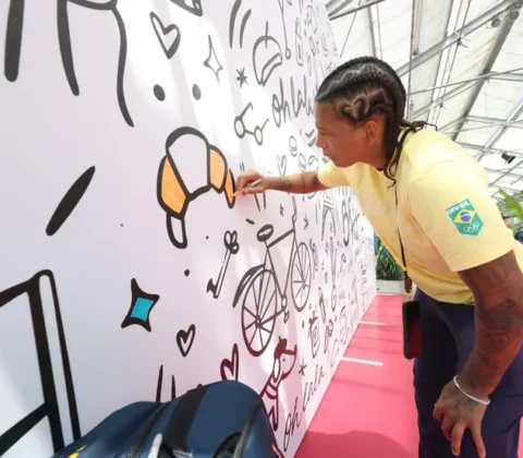 Imagem do post Trançado de guerreiro: Rafaela Silva chega com penteado especial pros Jogos