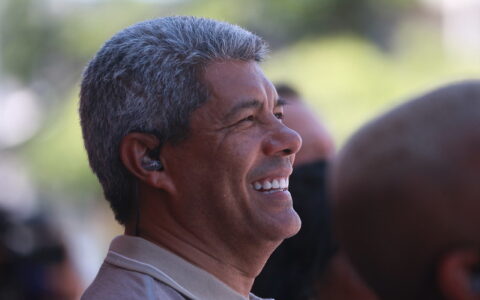 Imagem do post Jerônimo comemora resultado de pesquisa em Feira de Santana