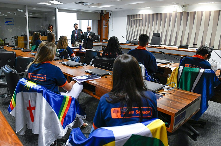 Jovens Senadores de 2024 chegam ao Senado em agosto