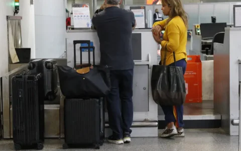 Imagem do post Aposentados poderão comprar passagem aérea por até R$ 200 cada trecho