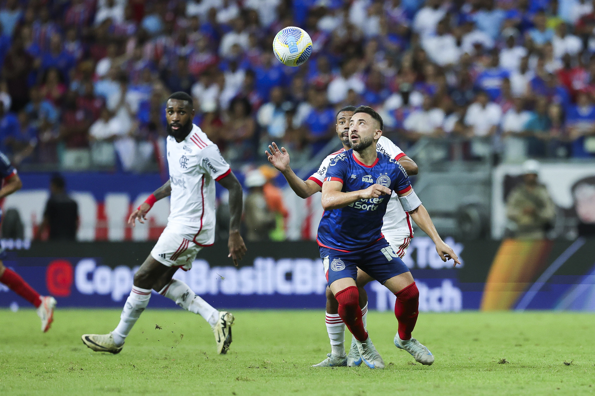 Bahia perde do Flamengo na Fonte Nova e terá que reverter no Maracanã