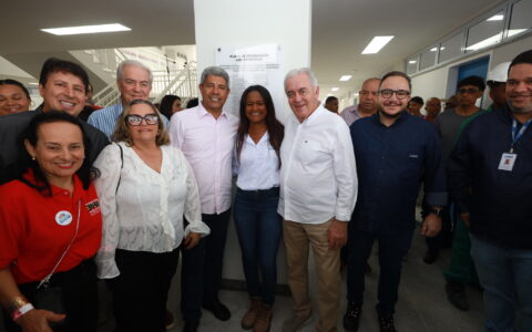 Imagem do post Jerônimo vai a Ruy Barbosa e entrega investimentos em Educação, Saúde e Agricultura