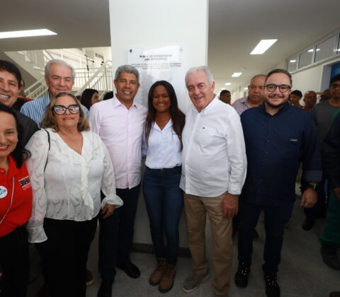 Imagem do post Jerônimo vai a Ruy Barbosa e entrega investimentos em Educação, Saúde e Agricultura