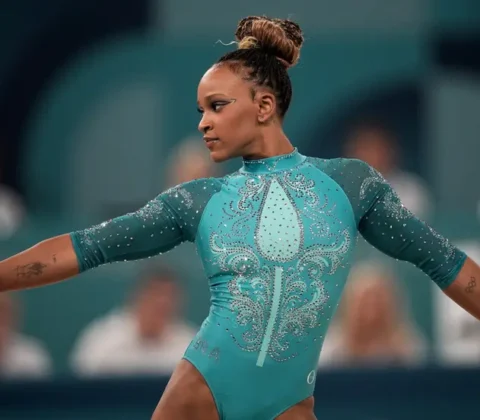 Imagem do post Na “última dança”, Rebeca Andrade é ouro no solo e se isola como maior medalhista do Brasil em Jogos Olímpicos
