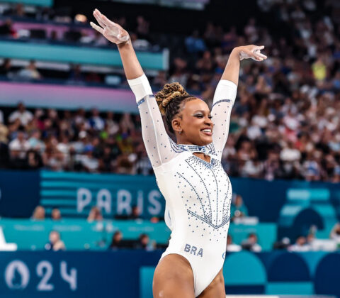 Imagem do post Rebeca Andrade é prata no salto e iguala Torben e Scheidt com cinco medalhas olímpicas