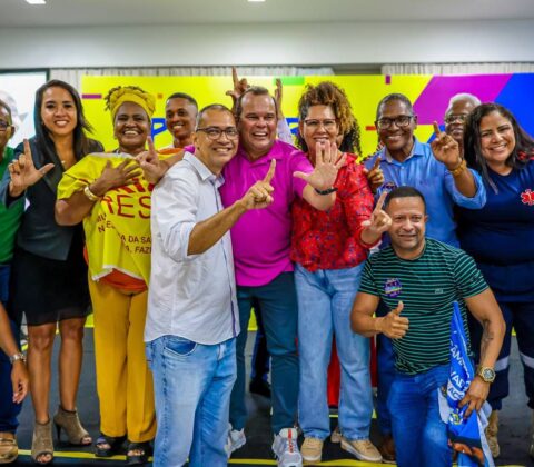 Imagem do post Geraldo e Fabya reúnem servidores municipais e recebem propostas para programa de governo