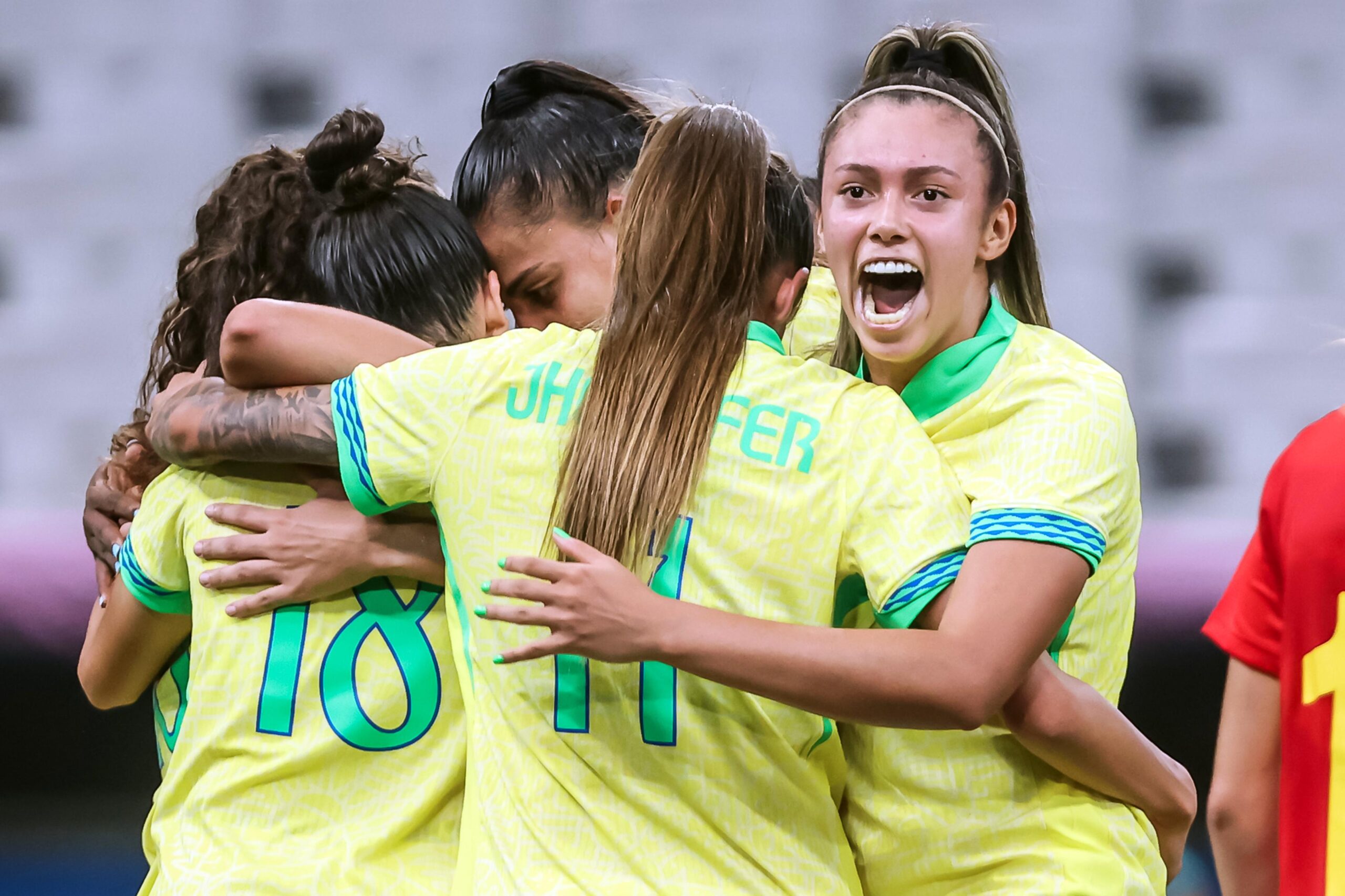 Brasil derrota Espanha e garante lugar na final do futebol feminino