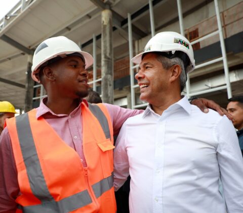 Imagem do post Jerônimo autoriza construção de escola em Feira de Santana e visita obras do novo Centro de Convenções