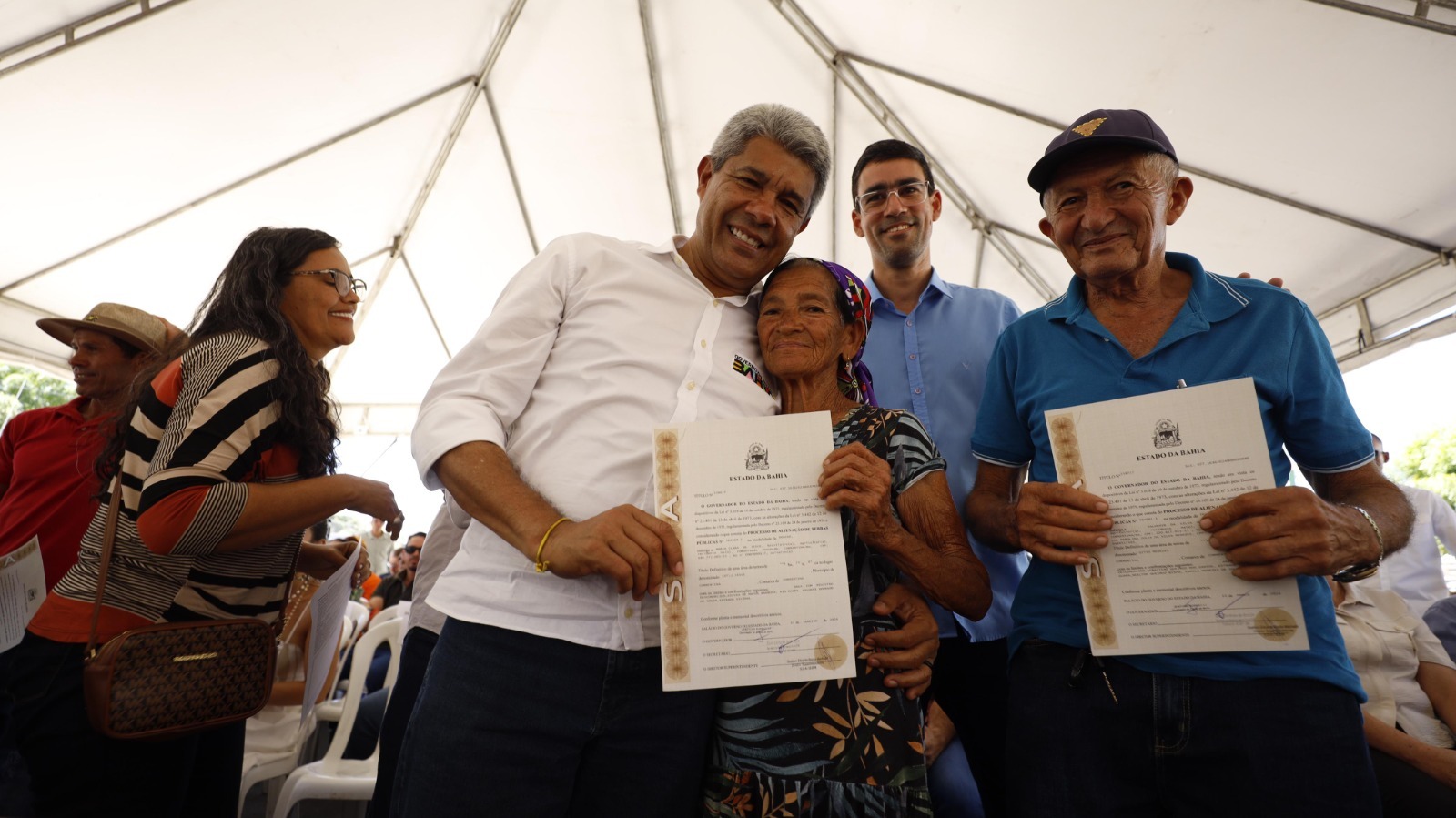 “Trabalho todos os dias para melhorar a vida das pessoas, cuidar de gente, fazendo um bom uso dos recursos públicos por toda a Bahia”, diz Jerônimo em Correntina