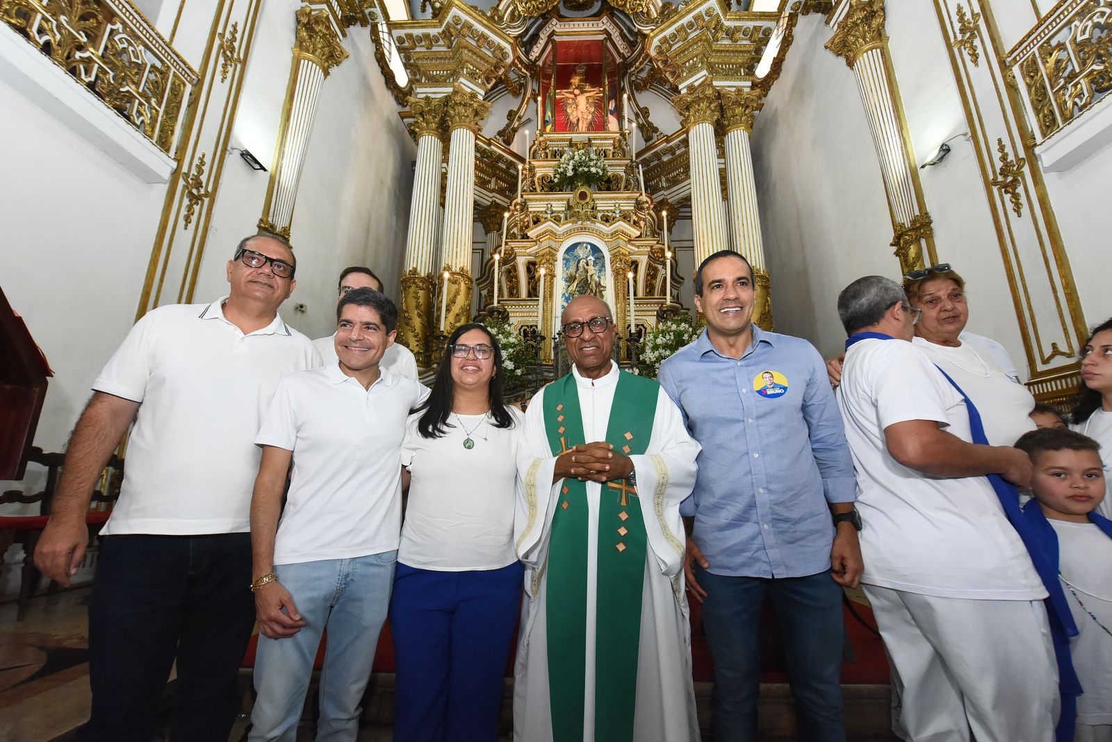 “Vou trabalhar com muita humildade e pé no chão”, afirma Bruno Reis em 1º dia de campanha no Bonfim