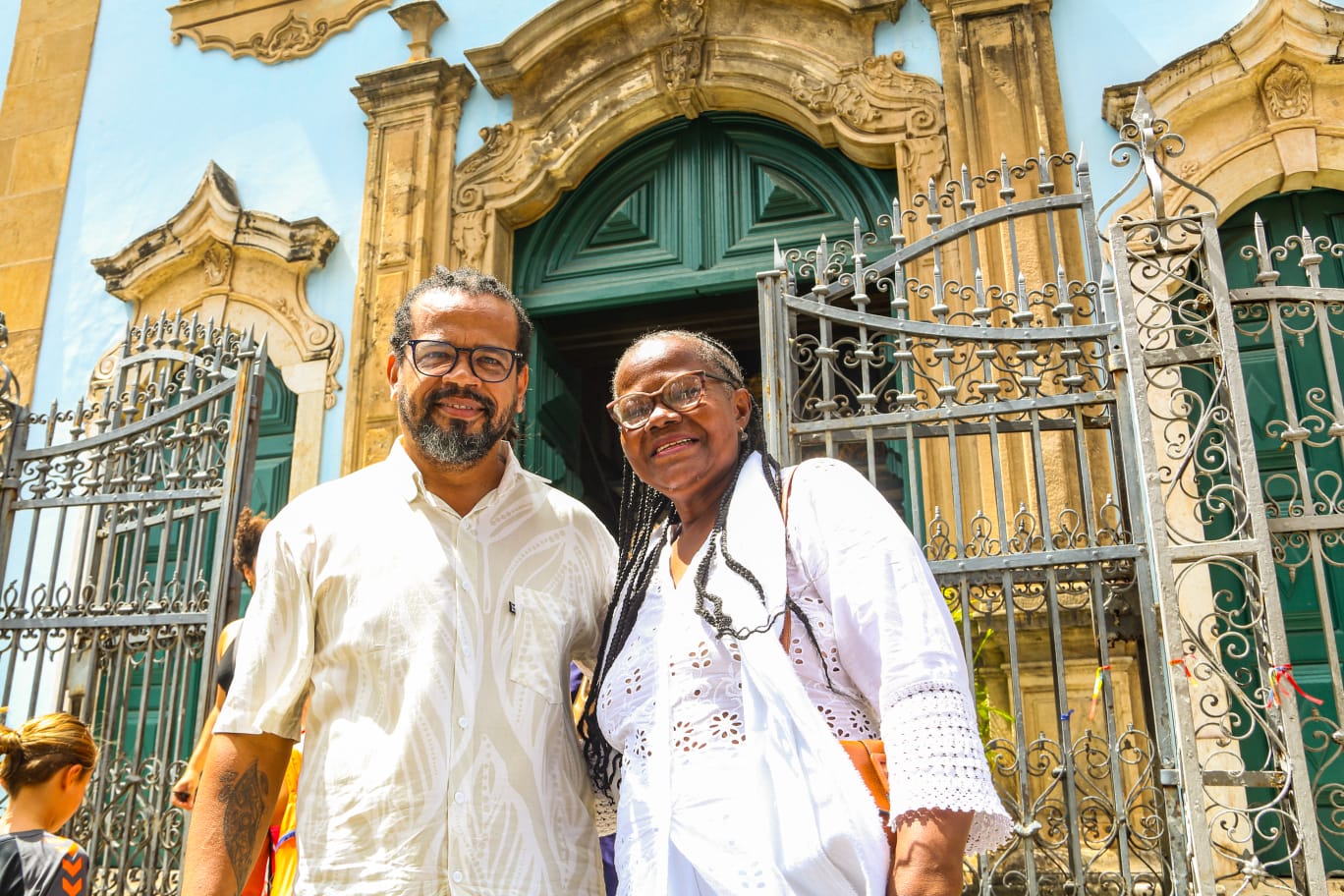 Kleber Rosa inicia campanha na Igreja do Rosário dos Pretos