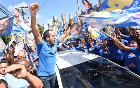 Imagem do post Bruno Reis faz primeira caminhada da campanha no Calabar e no Alto das Pombas e lembra melhorias nos bairros durante a sua gestão