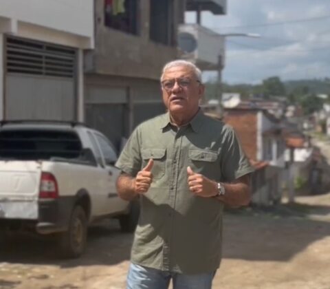 Imagem do post Chico França critica Augusto Castro por incapacidade de construir casas para desabrigados das chuvas