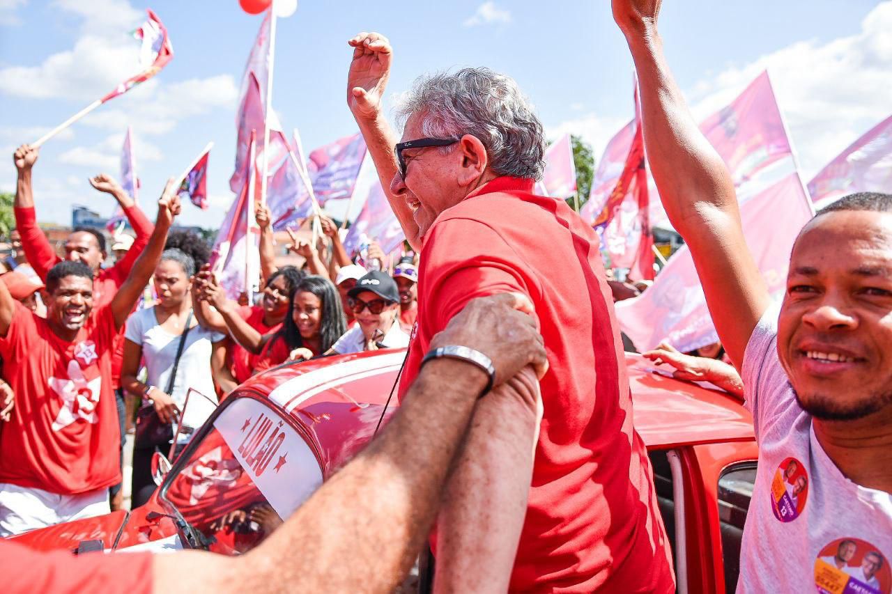 Caetano arrasta milhares de apoiadores nos PHOCs e defende união pelo futuro de Camaçari