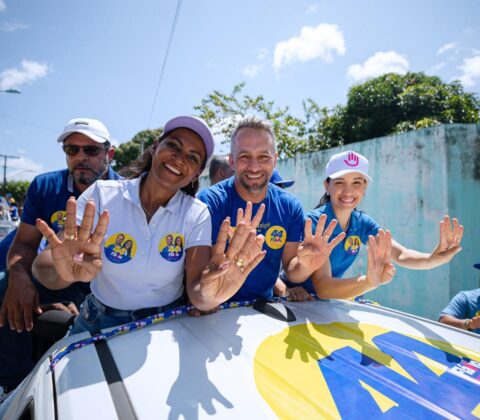 Imagem do post Flávio faz carreata na orla e lembra de avanços importantes realizados por seu grupo político