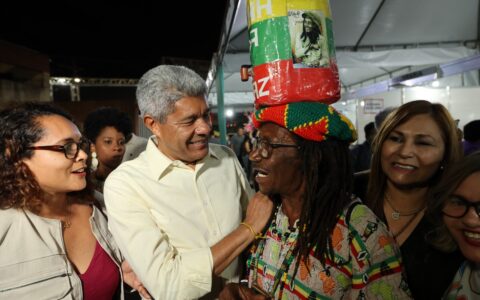Imagem do post Jerônimo participa de abertura oficial do Festival Literário e Cultural de Feira de Santana