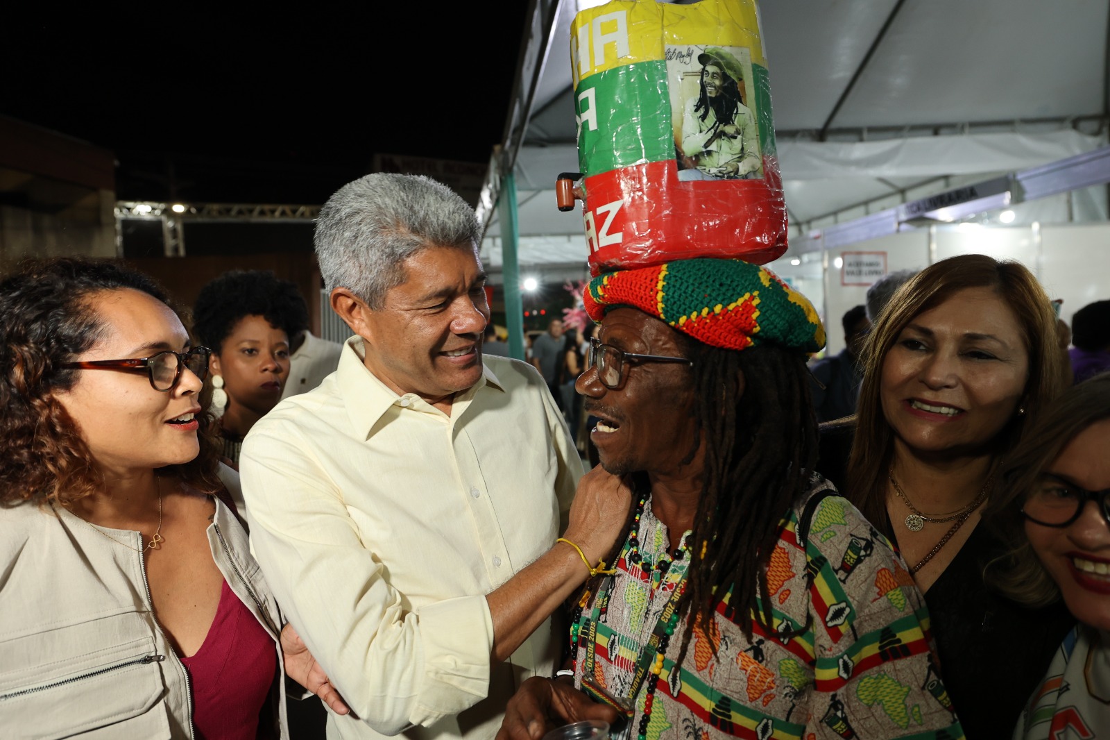 Jerônimo participa de abertura oficial do Festival Literário e Cultural de Feira de Santana