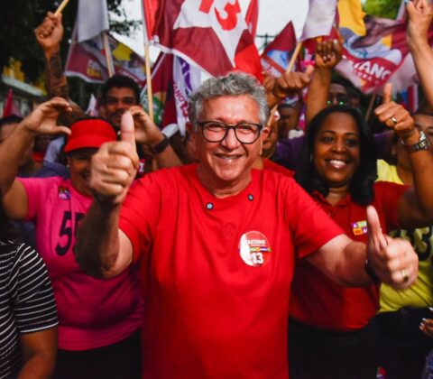 Imagem do post Camaçari: “Caminhada da Mudança”, com Luiz Caetano, arrasta multidão na Lama Preta