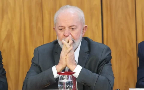 Imagem do post Lula pede minuto de silêncio por vítimas do acidente em Vinhedo 