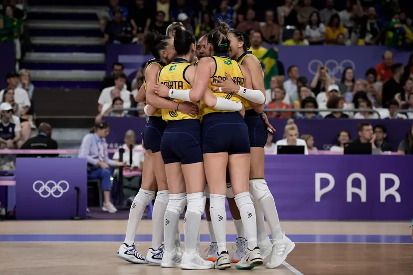 Brasil para nos Estados Unidos e vai lutar pelo bronze no vôlei feminino em Paris 2024