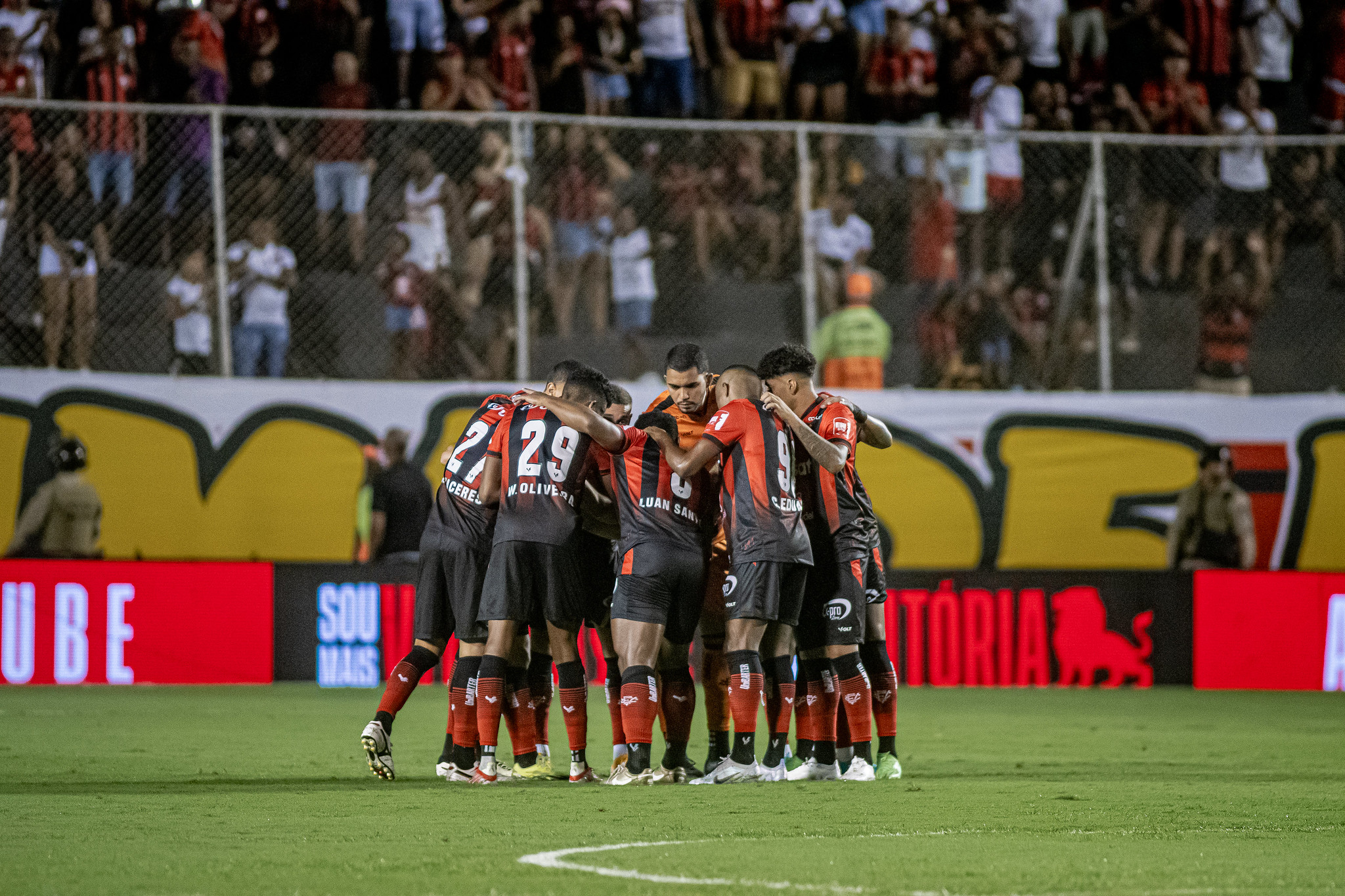 Veja a provável escalação do Vitória para enfrentar o Atlético Goianiense