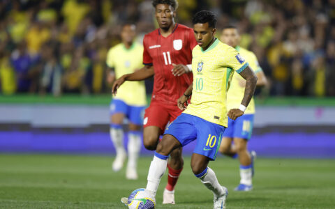 Imagem do post Brasil joga mal, é vaiado, mas vence Equador em Curitiba