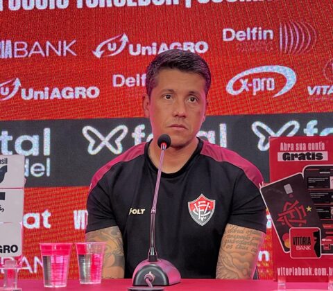 Imagem do post Carpini elogia comprometimento do time, Mosquito e projeta: “São 11 finais”