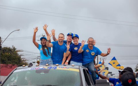 Imagem do post Ao lado de ACM Neto, Flávio realiza carreata nas ruas de Camaçari