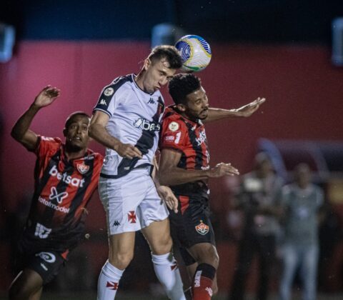 Imagem do post Vitória não aproveita chances, é derrotado pelo Vasco no Barradão e se complica no Brasileiro