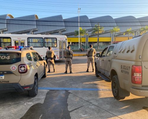 PM-BA prende foragidos por assaltos em Salvador