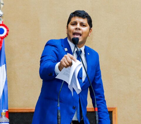 Imagem do post Diego Castro pede cancelamento do título de Cidadão Baiano dado ao ex-ministro Silvio Almeida