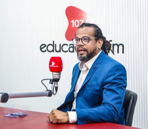 Imagem do post Kleber Rosa reafirma promessa de pagar piso salarial aos professores da rede municipal de Salvador