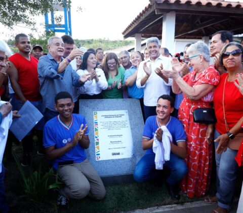 Imagem do post Jerônimo entrega escola de tempo integral e sistema de abastecimento de água em sua cidade natal