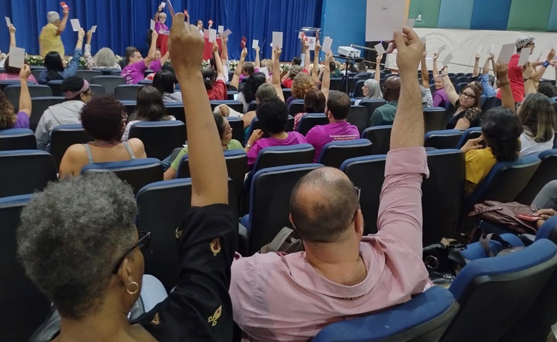 Professores da UNEB aprovam estado de greve; Governo fará nova proposta na quinta