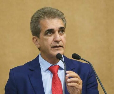 Imagem do post Robinson critica “operação maquiagem” de Colbert em Feira de Santana