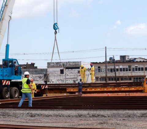 Imagem do post Governo da Bahia recebe primeiro carregamento de trilhos para o VLT de Salvador
