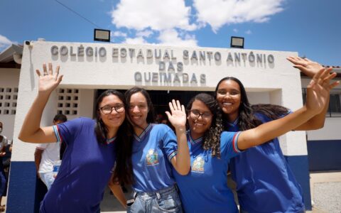 Imagem do post Jerônimo entrega ampliação e modernização de colégio em Queimadas