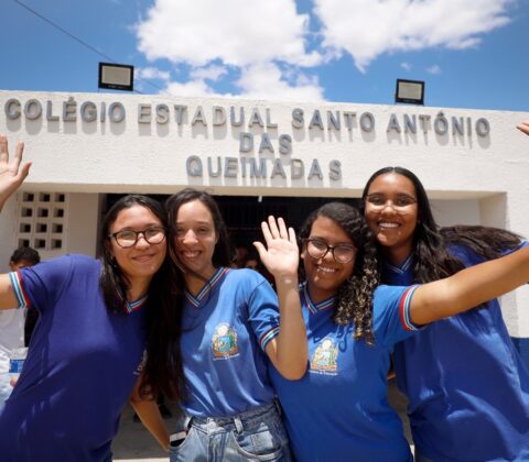 Imagem do post Jerônimo entrega ampliação e modernização de colégio em Queimadas